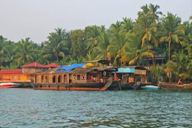 Tarkarli Beach